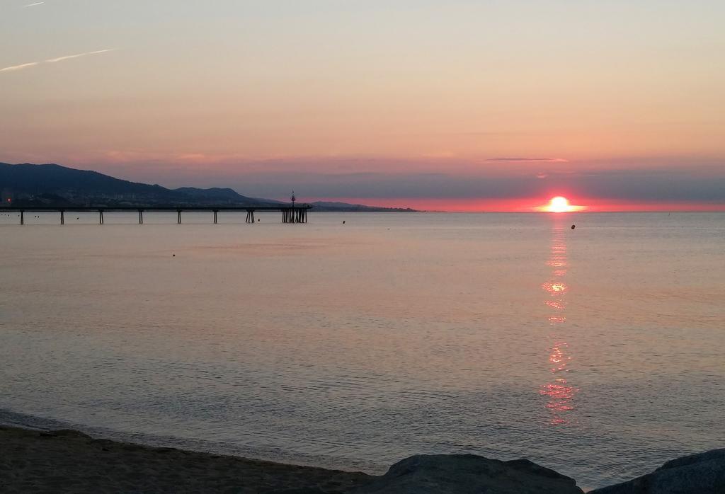 Port And Beach Badalona Room photo